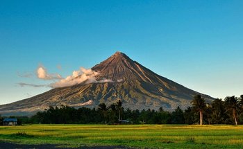 Mayon-Volcano-Albay.jpg