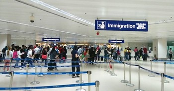 airport-immigration-lines-curated.jpg